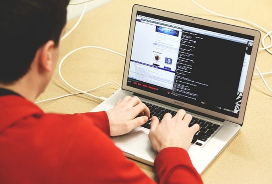 برنامه‌نویس